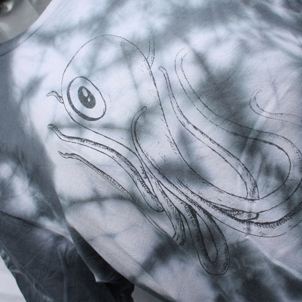 Octoclops Hand-Drawn Cephalopod Tee - Medium Misprint - White/Black Tie-Dye | ElRat Designs