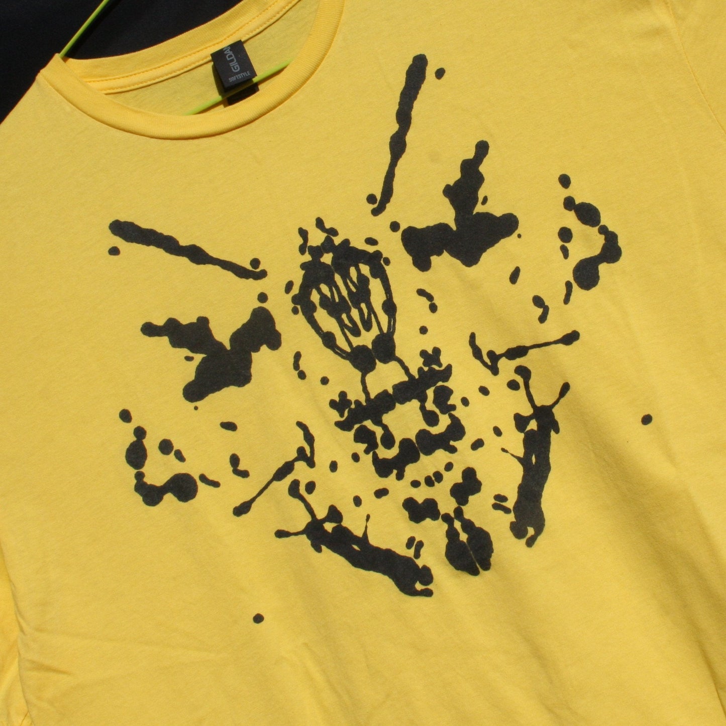 Rorschach, Yellow cotton T-Shirt with Black ink blot - L #1 (RY B L1) - ElRatDesigns - T Shirt